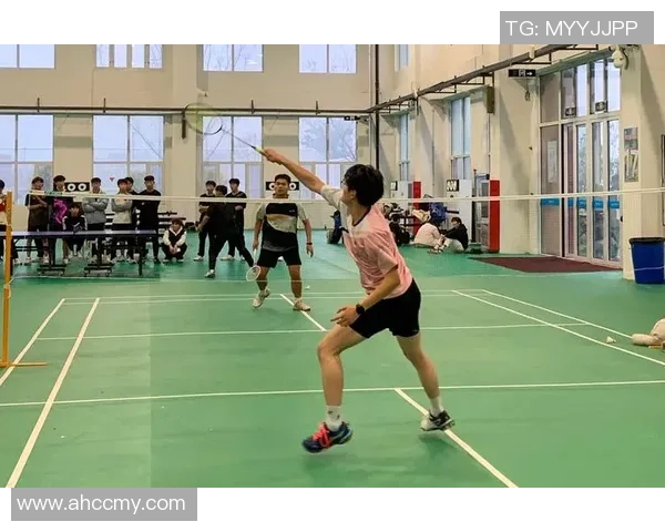 赵强独家分享羽毛球技巧与训练心得助你提升竞技水平