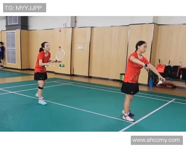 赛后复盘:北京网球队与杭州网球队的团队协作与战术分析 赛后复盘:北京网球队与杭州网球队的团队协作与战术分析