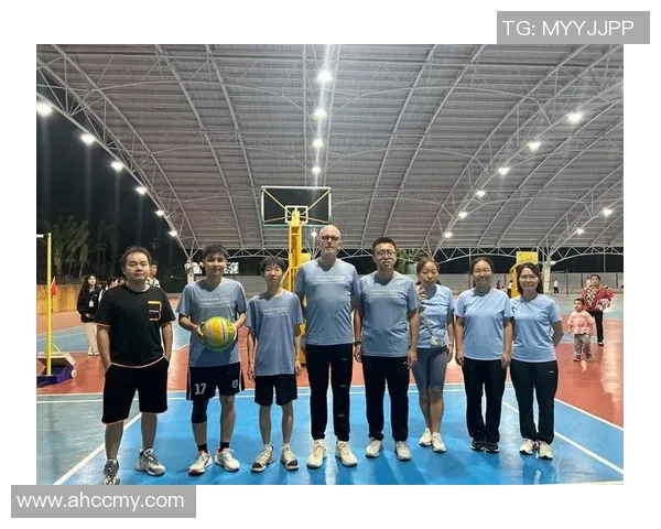 重庆排球队的团队协作探秘:如何在赛场上实现默契与胜利 重庆排球队的团队协作探秘:如何在赛场上实现默契与胜利